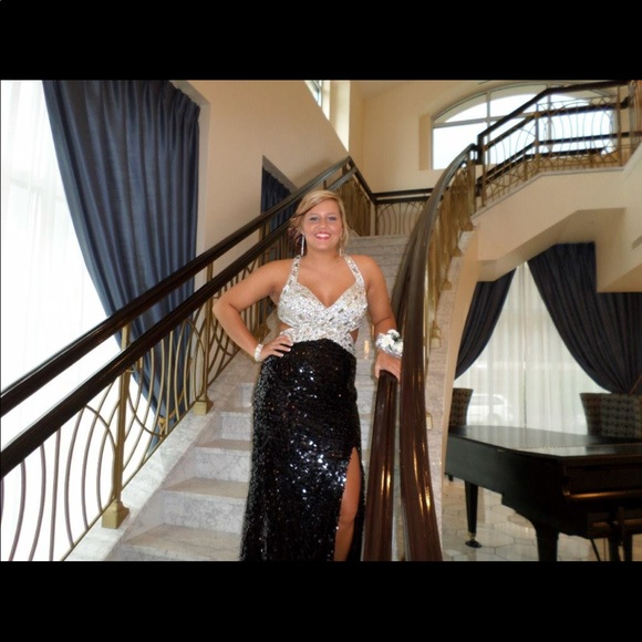 Beautiful black and silver prom dress! - Picture 5 of 5
